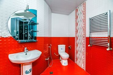 Günlük kirayə mənzillər: 3 otaqlı — 8