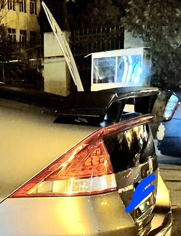 avtomobil satış: Spoyler satilir. Yaxwi veziyetdedi. Eylec iwiqi var iwlekdi