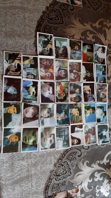 Kolleksiya kartları: 90 cı illərin nakleykaları satılır. Biri 2 manata.(200ə yaxındı) — 4