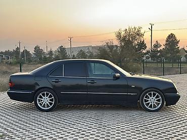 салон машины: Mercedes-Benz E-Class: 1997 г., 3.2 л, Автомат, Седан — 8