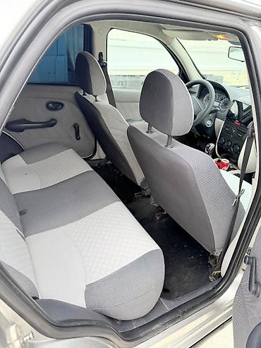 fiat sedan: Fiat Albea: 1.4 l | 2007 il 252000 km Sedan — 5