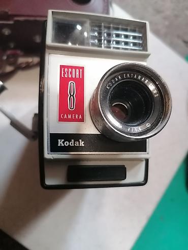 skibidi kamera: Kodak Escort 8 – filmska kamera (8 mm) sa originalnom kožnom futrolom — 4