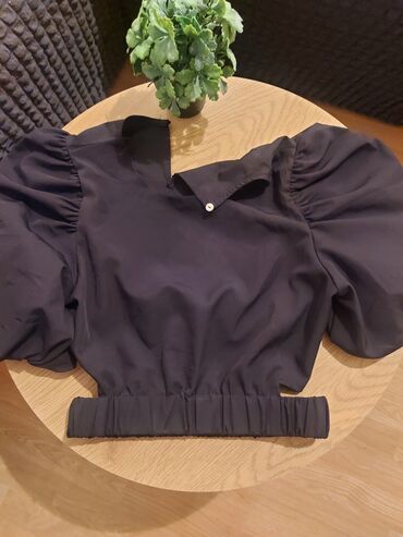 Košulje, bluze i tunike: S (EU 36), Jednobojni, bоја - Crna