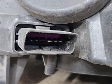 Передние фары: Передняя правая фара Renault 2010 г., Б/у, Оригинал, Германия — 17