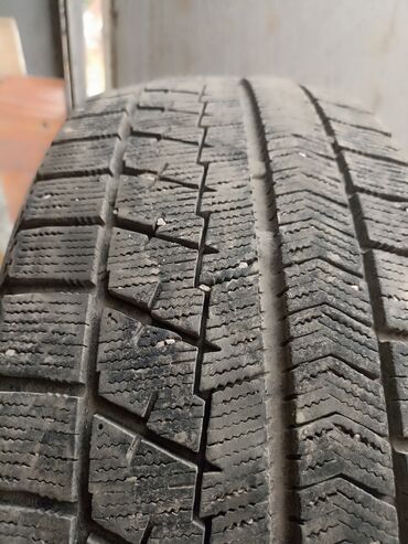 датчик давления шины: Шины 215 / 45 / R 17, Зима, 1 шт, Легковые, Япония, Bridgestone