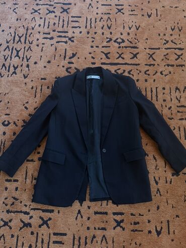 tek qaş: ZARA qadın blazeri 189azn alinib S-M razmere olacaq - Rəng: qara -