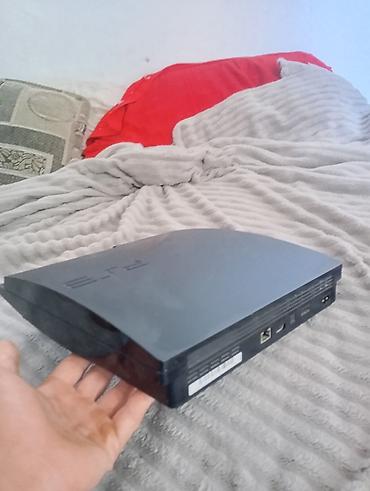 pls 3: Игровая консоль Sony PlayStation 3 (Super Slim) с двумя беспроводными — 3