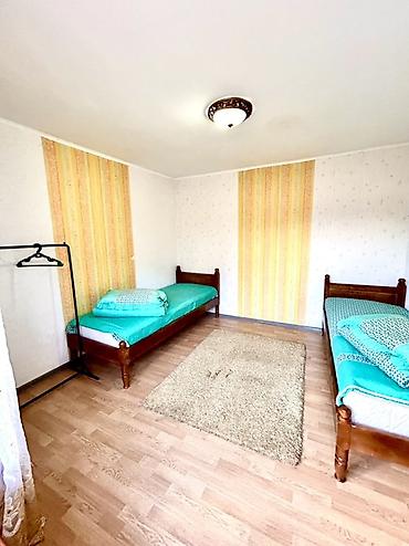 Долгосрочная аренда комнат: 🌊 Сдаются уютные номера в г. Балыкчы! 🏡 📍 Удобное расположение — 5 — 6