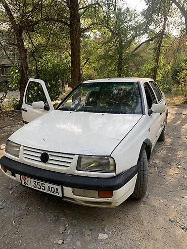 vento: Volkswagen Vento: 1992 г., 1.8 л, Механика, Бензин, Седан — 1