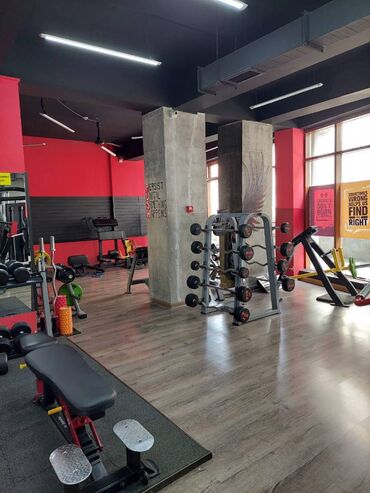 Digər kommersiya daşınmaz əmlakı: 28 may metrosunun yaxınlığında 365kv m sahəsi olan idman zalı obyekt — 11