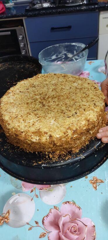 karamelli tort: 20 azn bisirirem Napaleon tortu