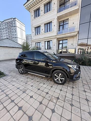 Toyota RAV4: 2017 г., 2.5 л, Типтроник, Бензин, Кроссовер