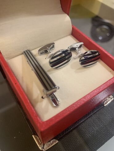 kişi ucun hədiyyə: Müasir dizaynlı kişi manjet düymələri - Zərif aksessuar axtaranlar