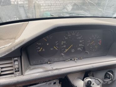 neta машина: Приборлор калканы Mercedes-Benz 1991 г., Колдонулган, Оригинал, Германия