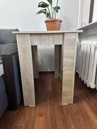 кухонный гарнитур ош бу: Кухонный стол В отличном состоянии. Без изьянов. Не пользовались
