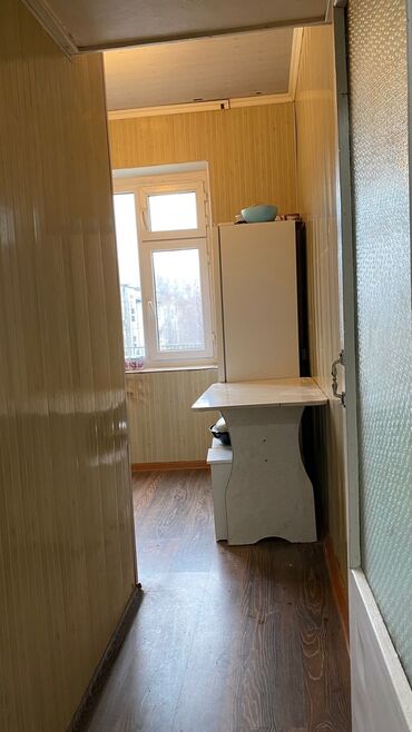 мотор для швейной машинки: 2 комнаты, 53 м², 105 серия, 3 этаж, Старый ремонт