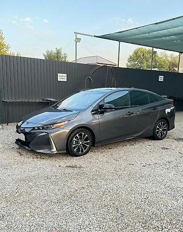Toyota: Toyota Prius: 2020 г., 1.8 л, Типтроник, Гибрид, Лифтбек — 1