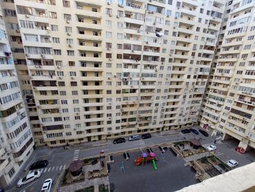 Uzunmüddətli kirayə mənzillər: Mənzil 1000 AZN kirayədədir.Çıxarış var. Əşyalı satılır. 3 otaq 135kv — 14