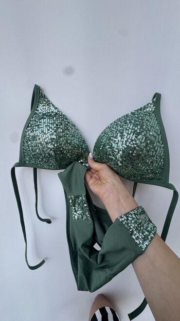 yeni lifcikler: Calzedonia.Yeni kimidir.bir defe geyinilb.Giymeti cox asagi qoymusam