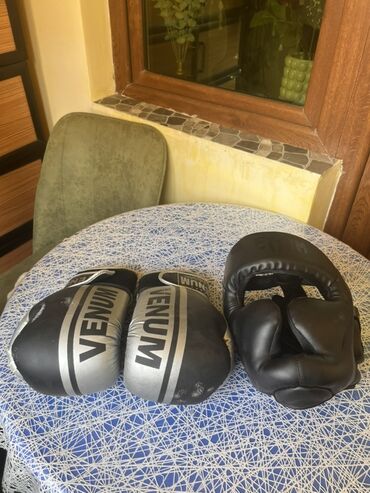 Digər idman və istirahət malları: Salam Kingboks Əlcəyi 10 öz işlənib venum kask mma üçün işlənməyib tək