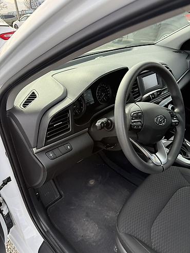 Hyundai: Hyundai Elantra: 2019 г., Автомат, Бензин, Седан — 12