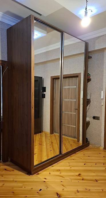 onluk: İkiqat güzgülü sürgülü qapılı şkaf - Material: ağac teksturalı — 2