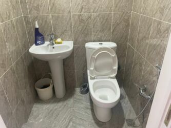 Uzunmüddətli kirayə mənzillər: 🏢 MİDA binaları — Geniş və rahat mənzil kirayə verilir ✨ Mənzil — 14