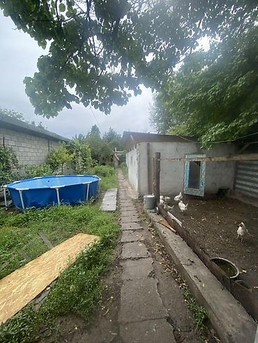 6 соток: Продаётся в Новопокровка Времянка, частный двор с хозяйственными — 1