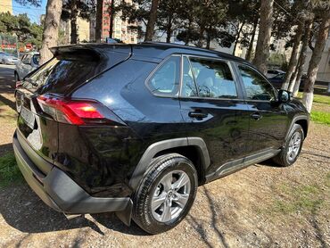 Toyota: 2023 cü il Dekabr buraxilişdi.2024cü il Toyota servisden alinib. Rəsmi — 2