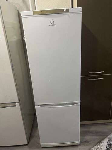 рассрочка холодильников: Холодильник Indesit, Б/у, Двухкамерный, 180 *