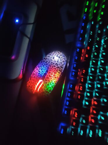 Digər kompüter aksesuarları: RGB oyun aksessuarları seti - Mexaniki tipli, tam ölçülü klaviatura — 12