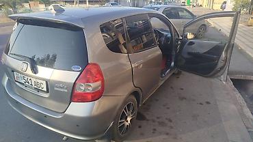 Honda: Honda Fit: 2003 г., 1.3 л, Автомат, Бензин, Хэтчбэк — 2