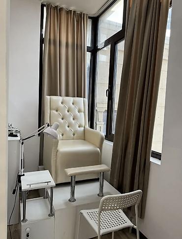 Аренда кабинетов в салонах красоты: Сдаются рабочие места в бьюти-студии ✨ Кушеткиманикюрные столы 📍 — 10