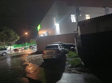 kirayə ev inşatcılar: Salam avtovağzal dan eşya bazarın kuruquna çatmamış esas yolun üstündə — 1