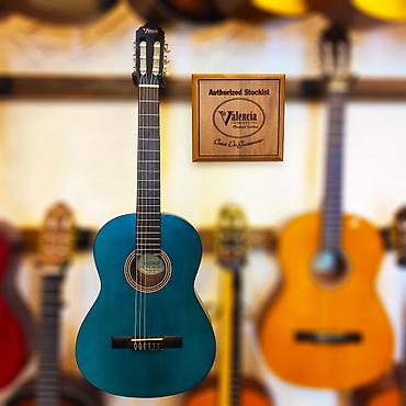 ukulele: Klassik gitara Valencia VC204TBU Üst:Sitka Spruce Qol: Ebonized — 1