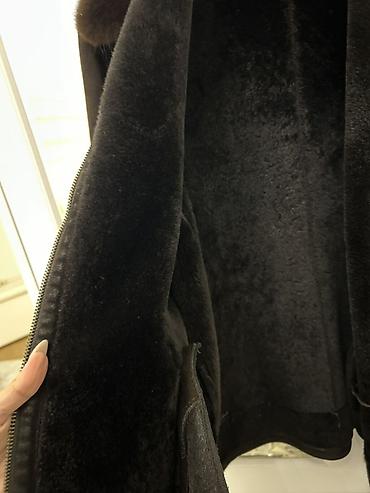 Kurtkalar: Tünd qəhvəyi rəngdə kişi üçün quzu dərisi kürk gödəkçə. - Material — 3