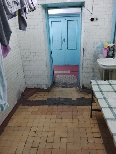 Продажа комнат: Сдаётся просторная комната-студия с отдельным входом. Светлая — 6