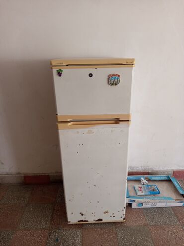 Bıçaqlar: 2 qapılı Beko Soyuducu Satılır, rəng - Ağ