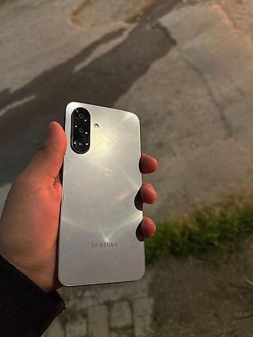 iphone 17 256gb: Samsung Galaxy A17, 128 GB, rəng - Gümüşü — 2