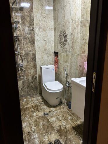 Uzunmüddətli kirayə mənzillər: 150azn kommunal daxil deyil.2nəfər bacı ola bilər 1 otaq onlara — 2