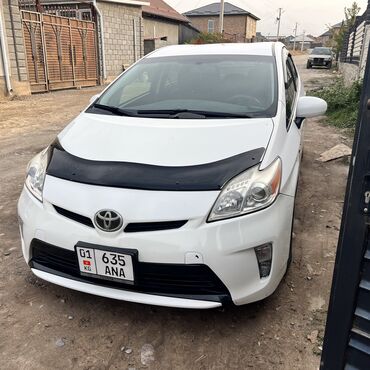 продажа ивеко дейли: Toyota Prius: 2015 г., 1.8 л, Робот, Гибрид, Универсал