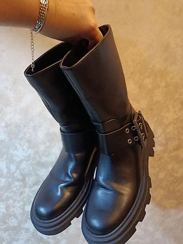 Çəkmələr: Çəkmə, Stradivarius, Ölçü: 39, rəng - Qara, Yeni — 1