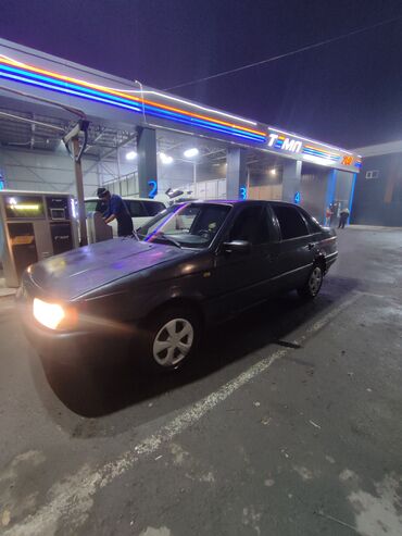 Другие Автомобили: Седан темно‑серого цвета. Кузов 4‑дверный, тонированные стекла по — 16