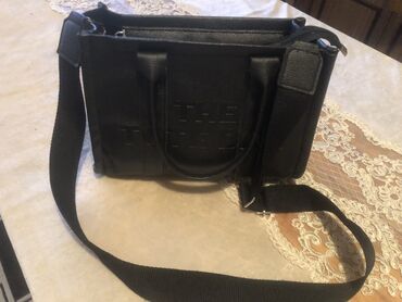 uzun pencekler: Çiyin çantası, Marc Jacobs