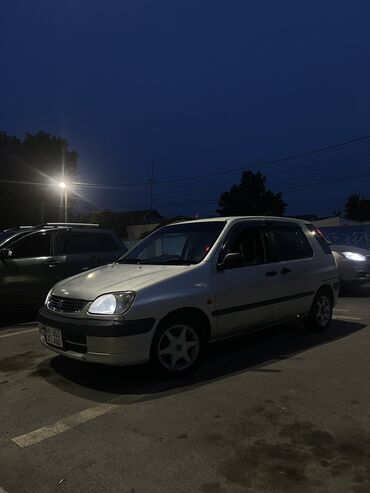 Toyota: Toyota Raum: 2000 г., 1.5 л, Автомат, Бензин, Хэтчбэк