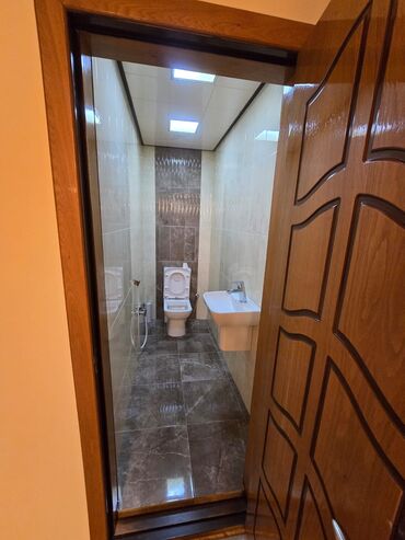 Uzunmüddətli kirayə mənzillər: Mebel və texnika ilə təmin olunmuş geniş 3 otaqlı mənzil — 10