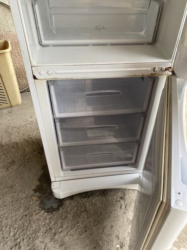 мини холодильник: Холодильник Б/у, Двухкамерный