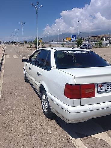 Volkswagen Passat: 1994 г., 1.8 л, Кол менен иштөөчү, Бензин, Седан — 3