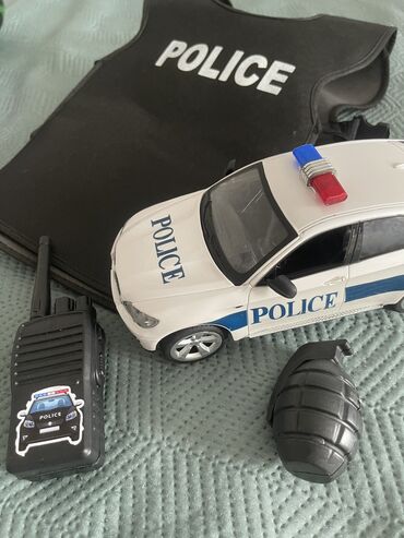 uşaq yellencekleri instagram: Polis geyimi polis eşyaları,polis maşını zaryadka ilə işləyir 15 m
