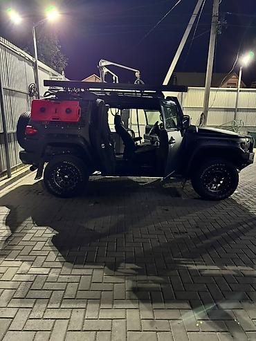 byd e2 2024: Toyota FJ Cruiser: 2006 г., 4 л, Автомат, Бензин, Внедорожник — 9